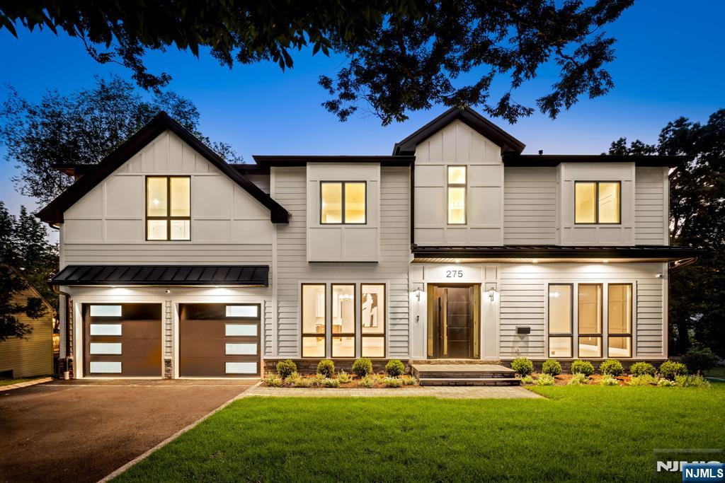 275 Wedgewood Drive,Paramus, NJ 07652