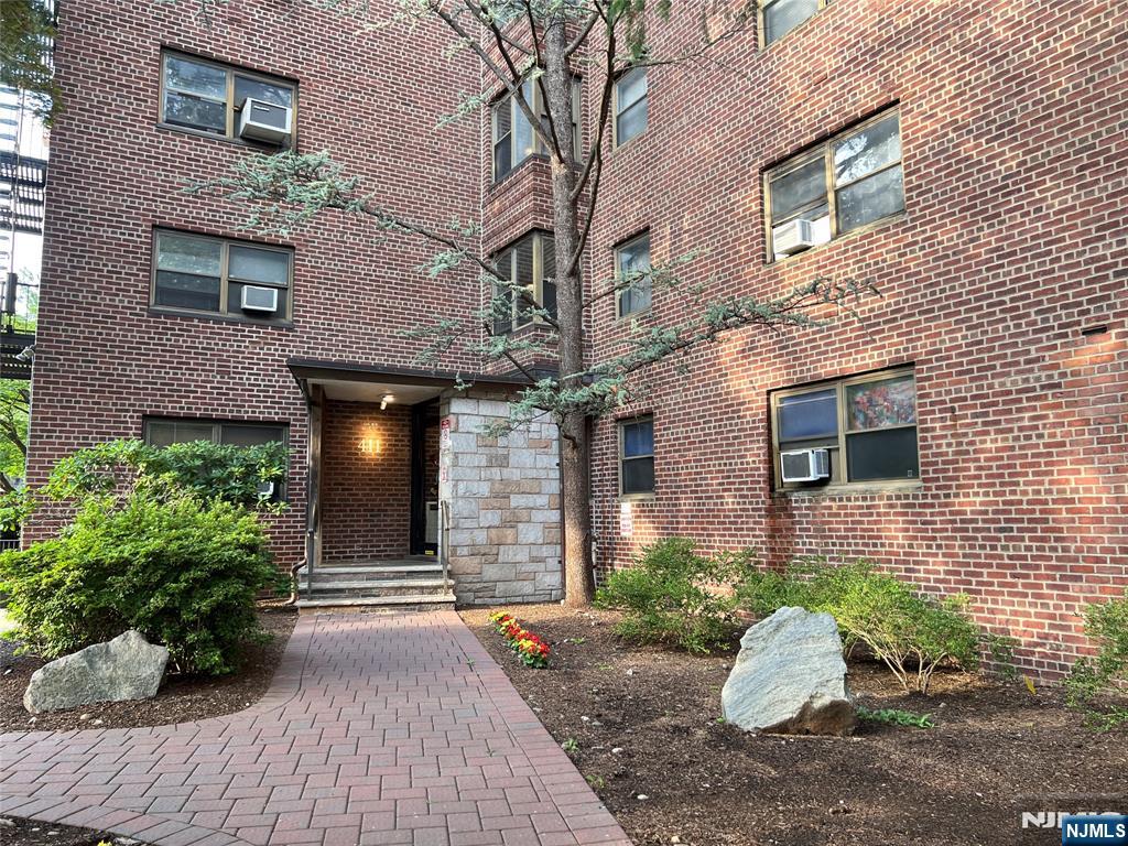 411 Park Place,Fort Lee, NJ 07024