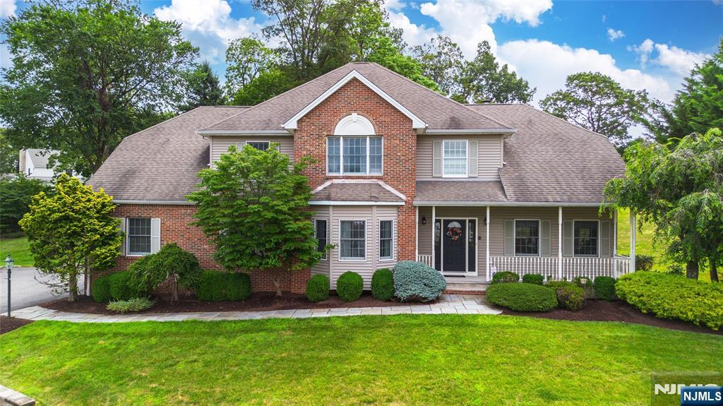 98 Grover Lane,West Caldwell, NJ 07006