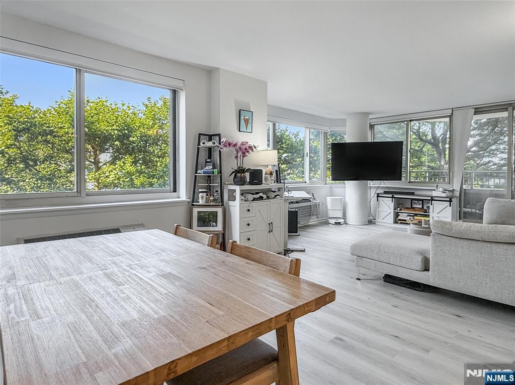 20 2nd Street,Jersey City, NJ 07302