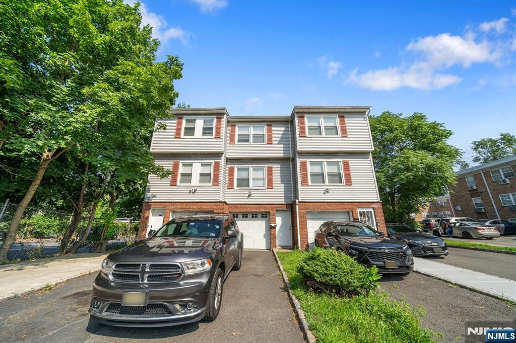 98 Hillyer Street,Orange, NJ 07050