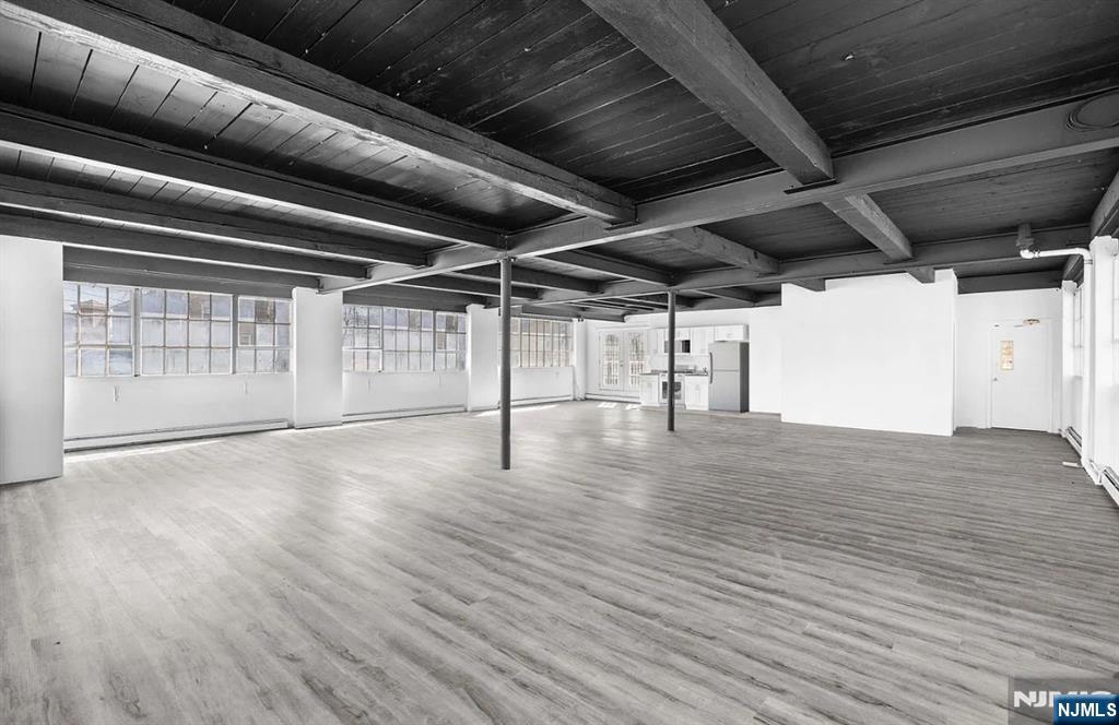 3 West End ,Rochelle Park, NJ 07662