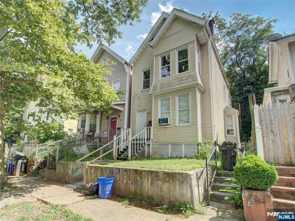 67 9th Avenue,East Orange, NJ 07018