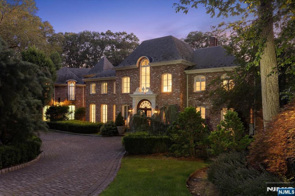 47 Fox Hedge Road,Saddle River, NJ 07458