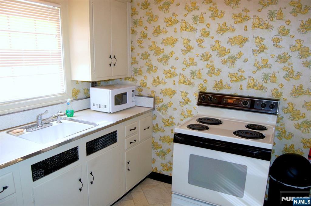 150 6th Street,Fairview, NJ 07022