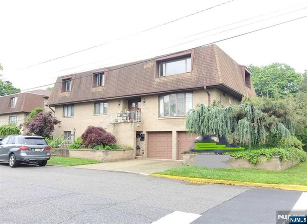 300 4th Street,Palisades Park, NJ 07650