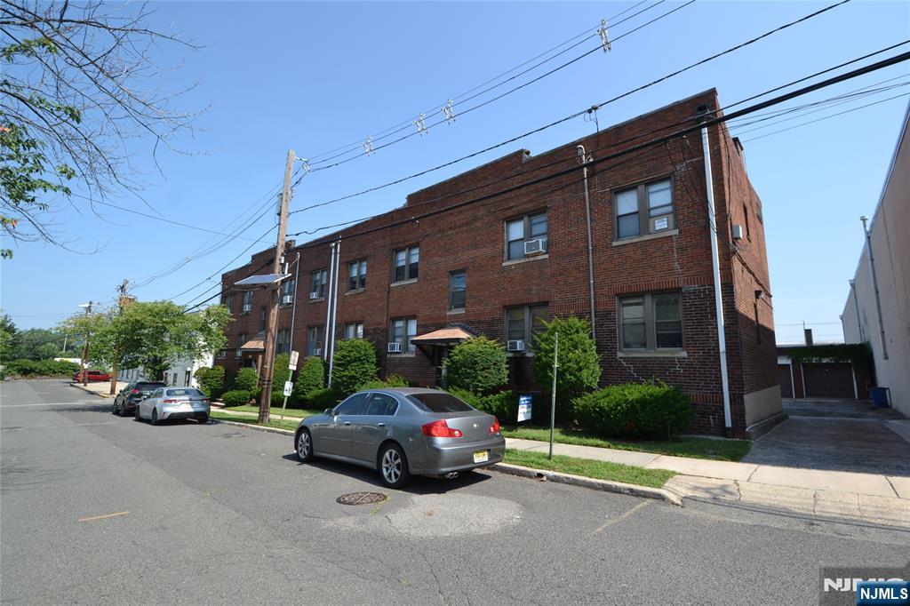 1027 Hoyt Avenue,Ridgefield, NJ 07657