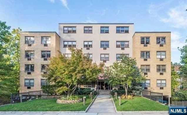 300 Lookout Avenue,Hackensack, NJ 07601