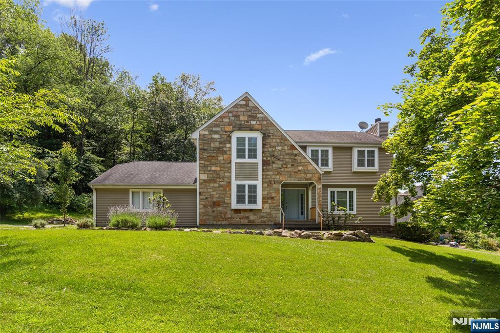 1 Knob Hill Road,Washington Township, NJ 07840