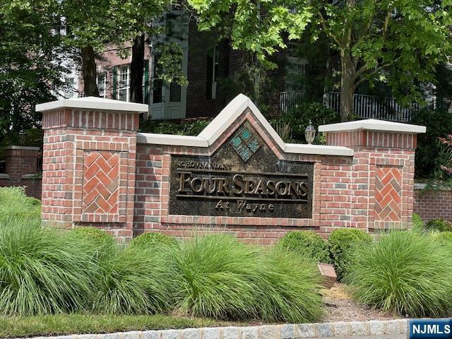 206 Four Seasons Drive,Wayne, NJ 07470