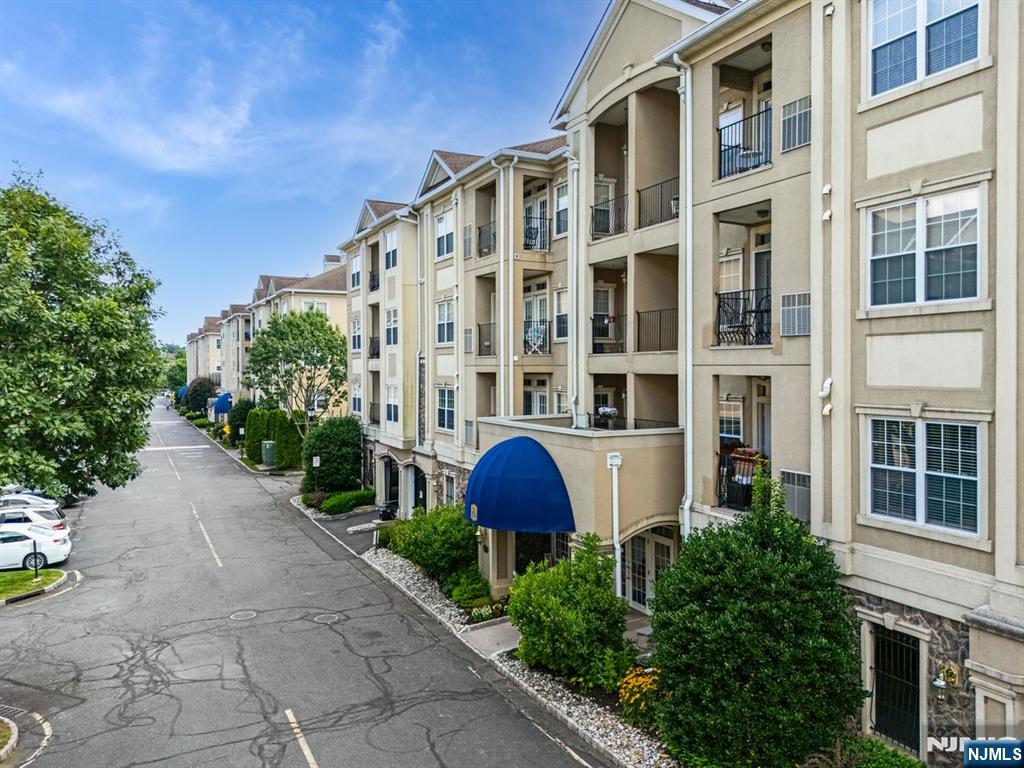 8205 Harcourt Road,Clifton, NJ 07013