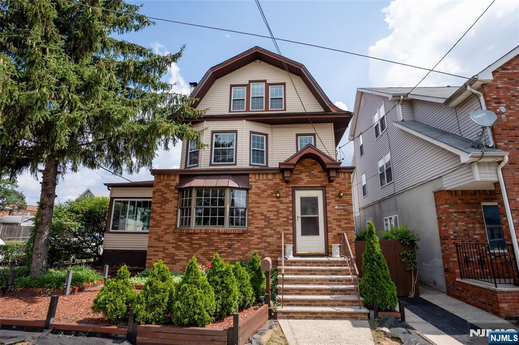 325 Valley Brook Avenue,Lyndhurst, NJ 07071