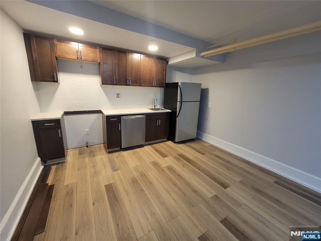 27 Russell Avenue,Edgewater, NJ 07020