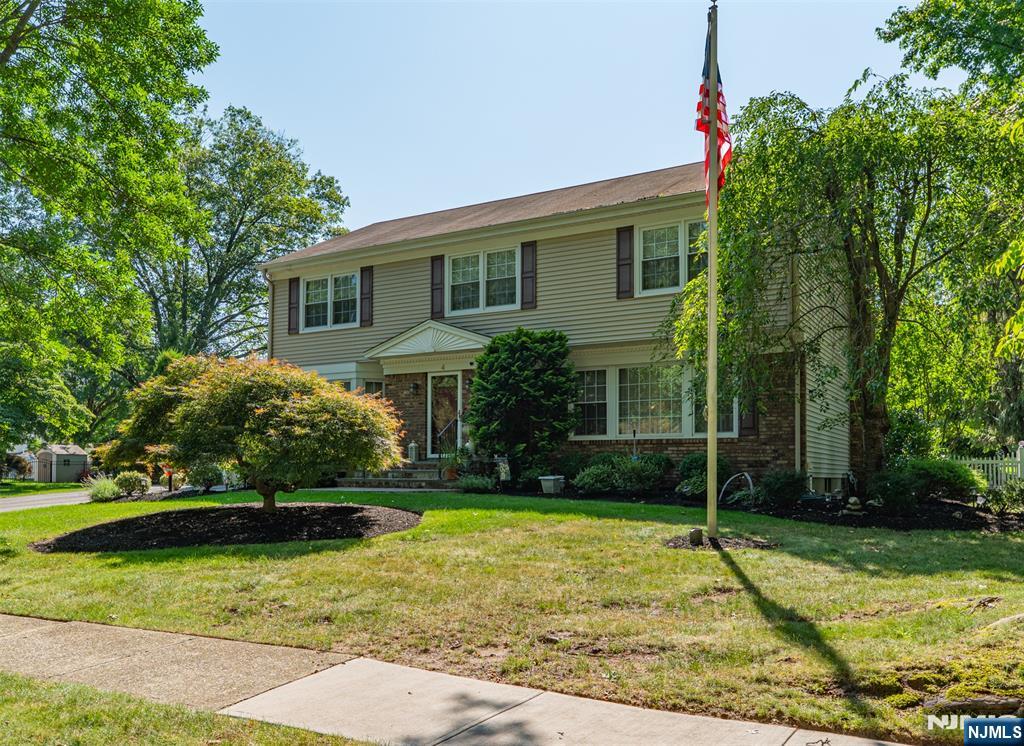 4 Skie Drive,Paramus, NJ 07652