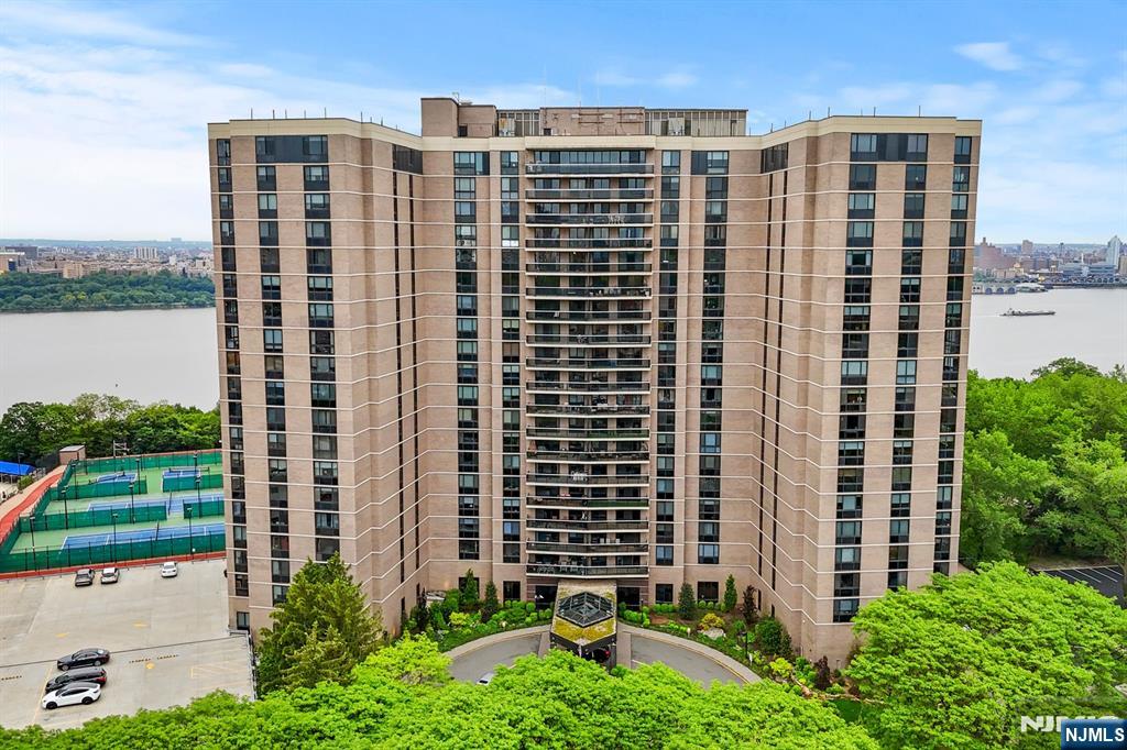 1512 Palisade Avenue,Fort Lee, NJ 07024