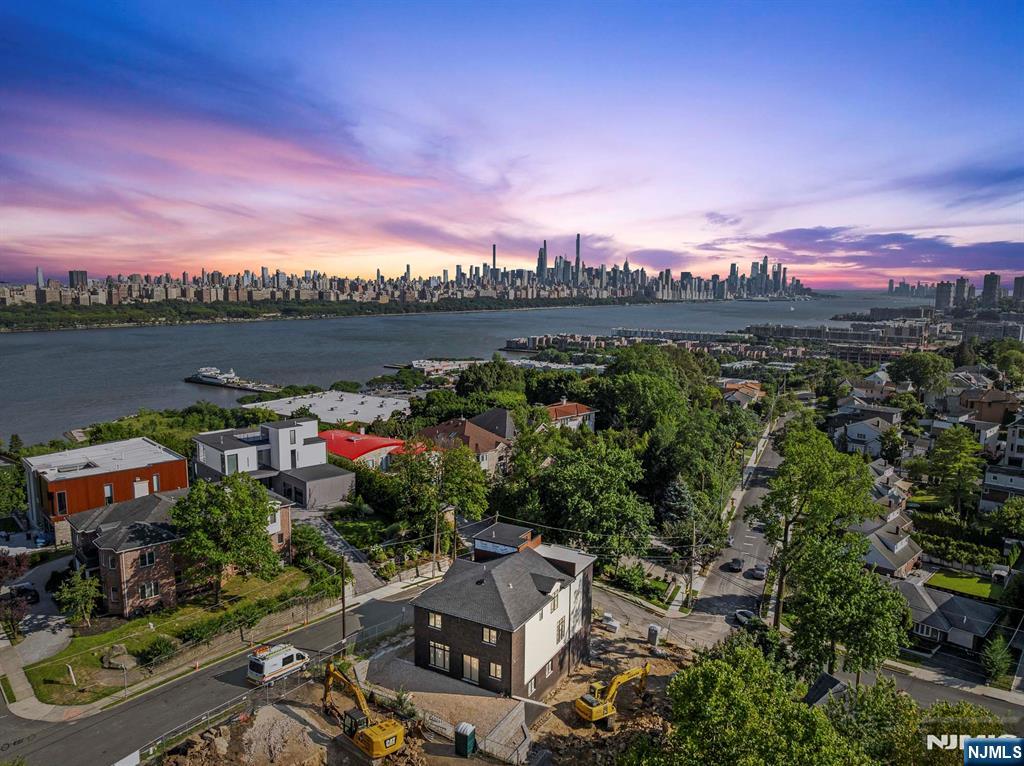 61 Edgewater Road,Cliffside Park, NJ 07010