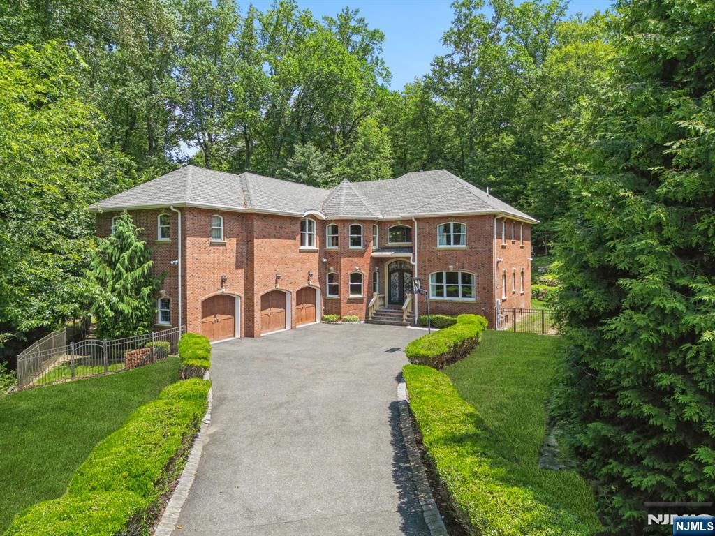3 Laura Lane,Oakland, NJ 07436