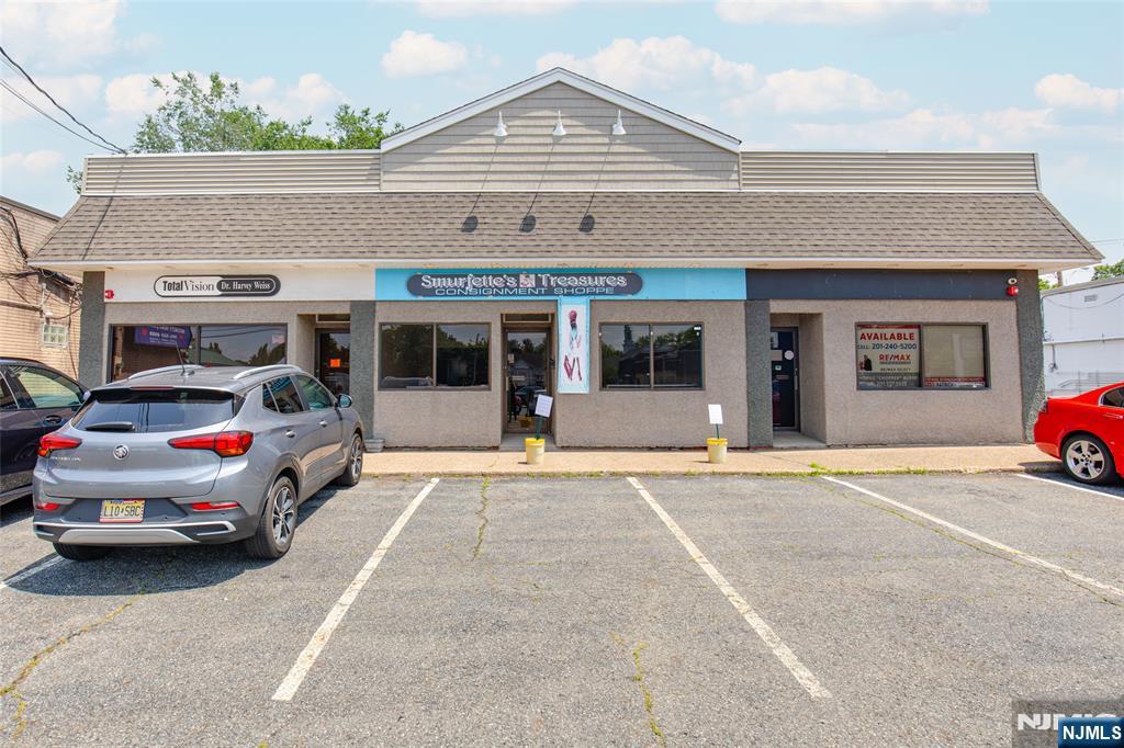 6-14 Elm ,Oakland, NJ 07436