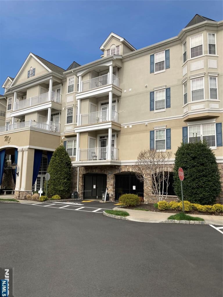 175 Rochelle Avenue,Rochelle Park, NJ 07662