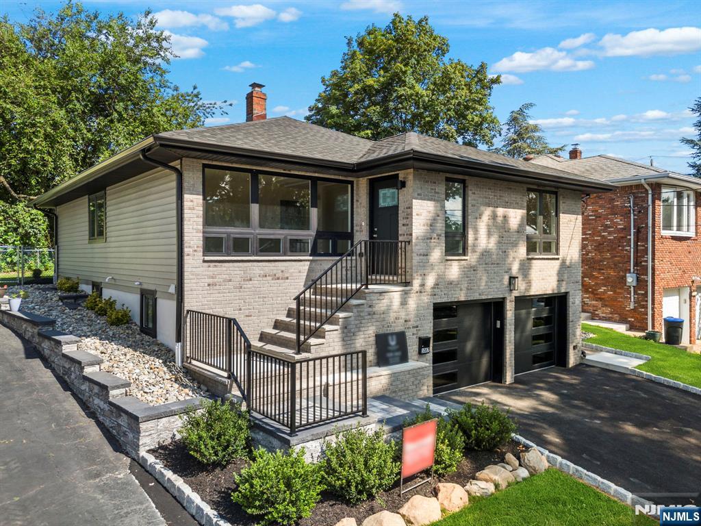 1087 Kingsland Lane,Fort Lee, NJ 07024