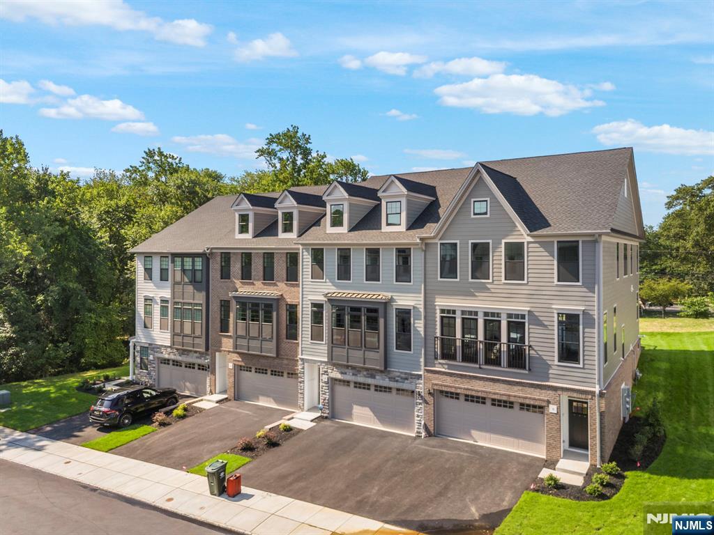 4 Goldfinch Drive,Upper Saddle River, NJ 07458