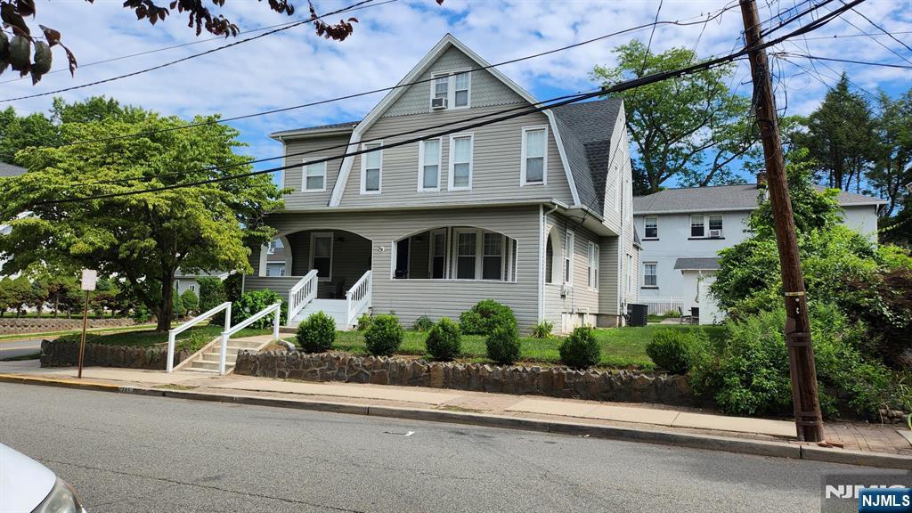 245 Hillside Avenue,Leonia, NJ 07605