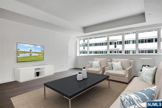 800 Ave At Port Imperial ,Weehawken, NJ 07086