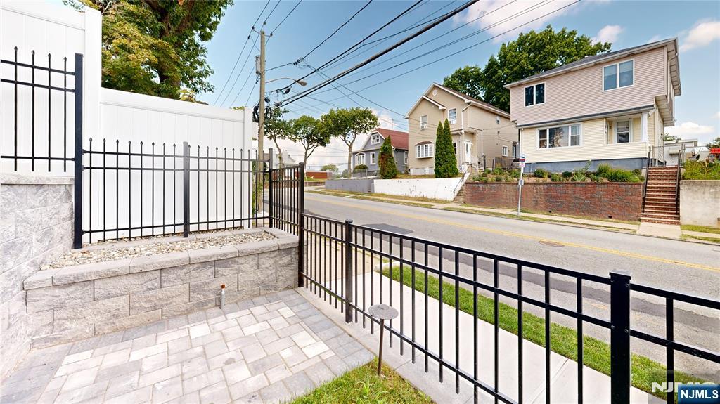376 5th Avenue,Paterson, NJ 07514