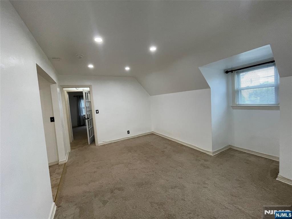 27 Aberdeen Court,Haledon, NJ 07508