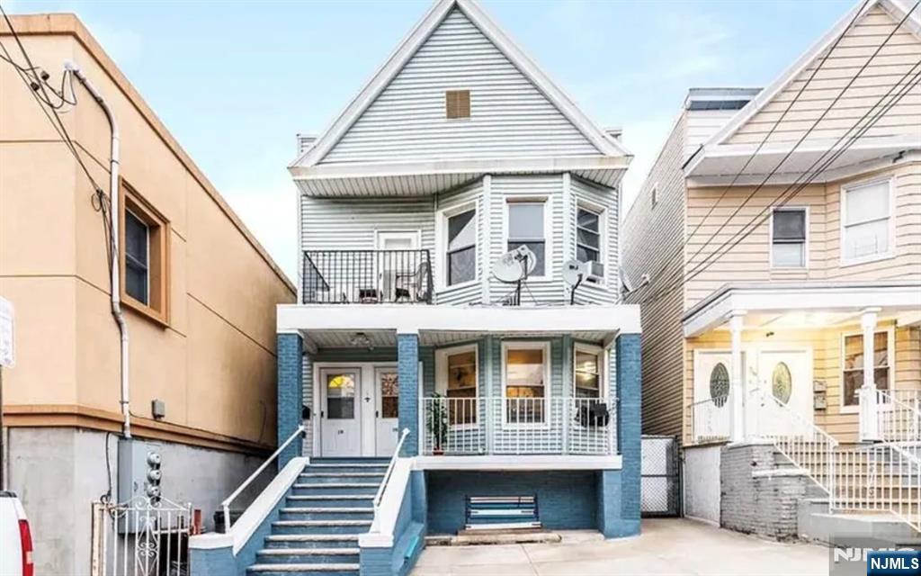 318 Armstrong Avenue,Jersey City, NJ 07305