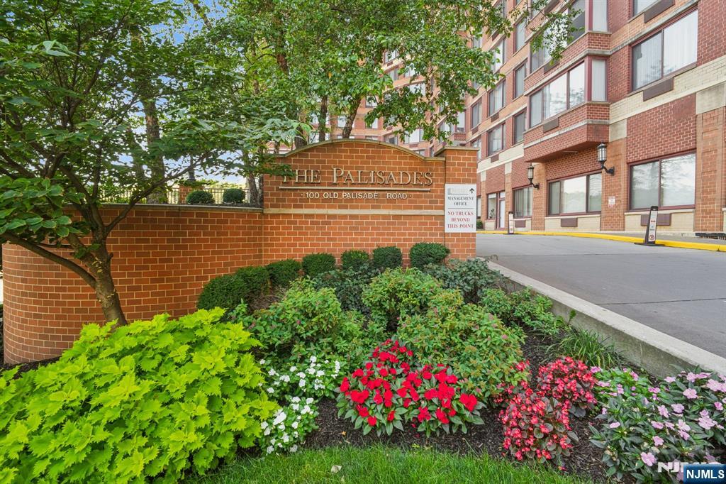 100 Old Palisade Road,Fort Lee, NJ 07024