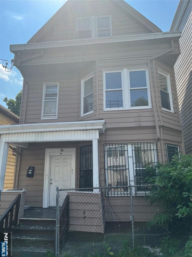 54 4th ,Paterson, NJ 07522