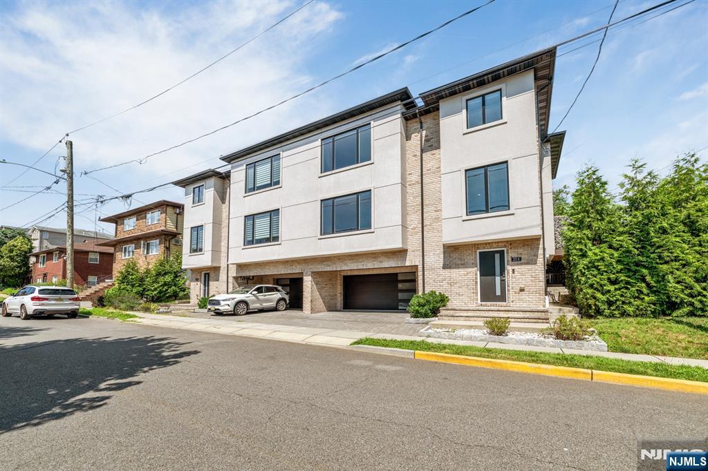 275B 14th ,Palisades Park, NJ 07650