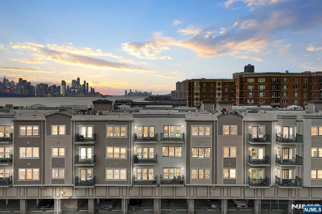 344 The Promenade ,Edgewater, NJ 07020