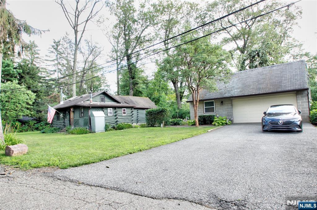 8 Rock Road,West Milford, NJ 07480