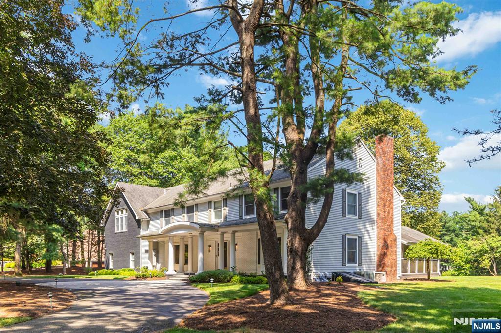 2 Westwind Court,Saddle River, NJ 07458