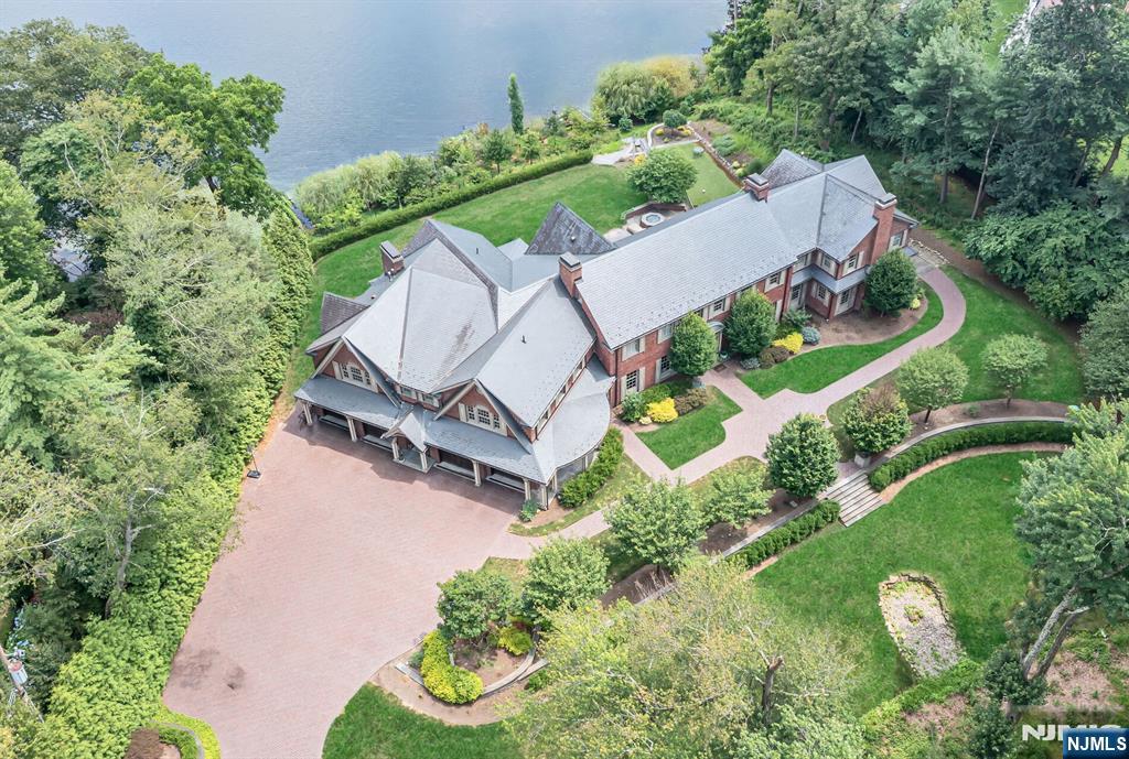 311 Algonquin Road,Franklin Lakes, NJ 07417