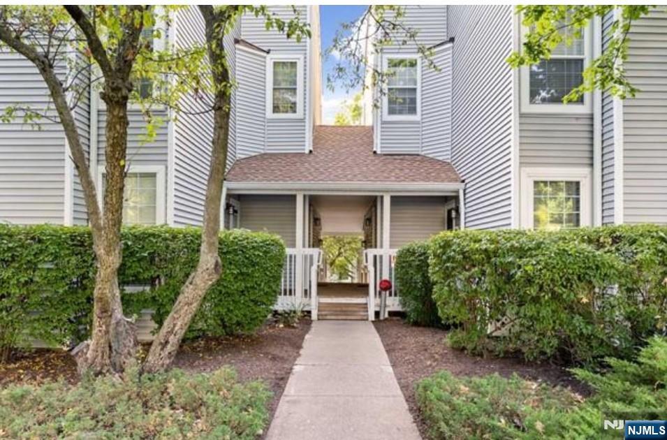 28 Cliff Drive,Englewood, NJ 07631