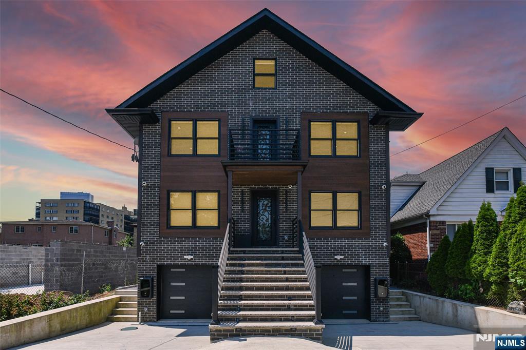 332 Coolidge Avenue,Fort Lee, NJ 07024