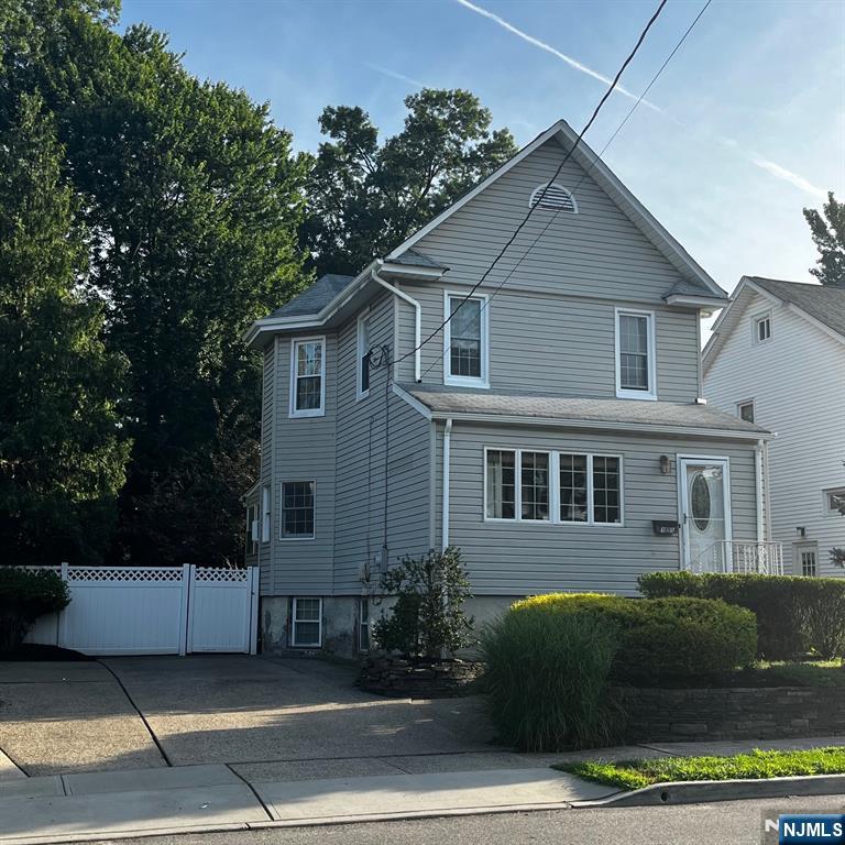 105 Hickory Avenue,Bergenfield, NJ 07621