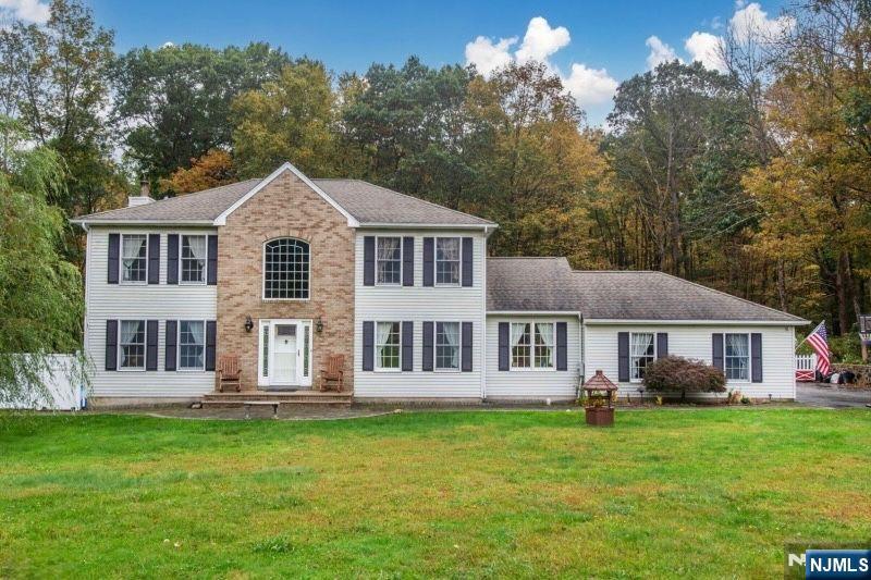 106 Henderson Road,West Milford, NJ 07460