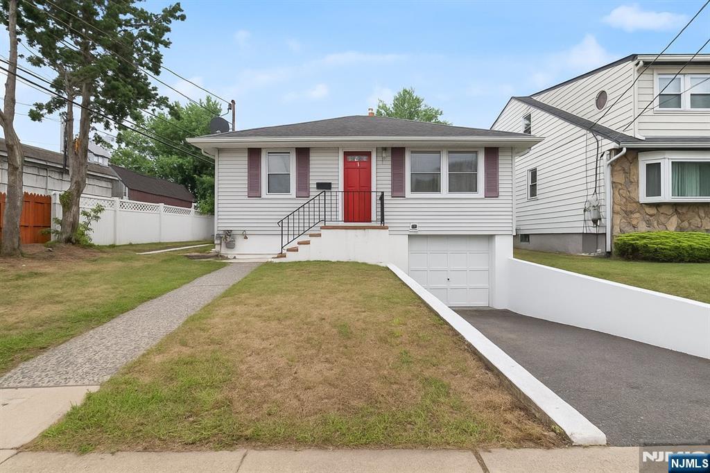 32 Pasadena Avenue,Lodi, NJ 07644