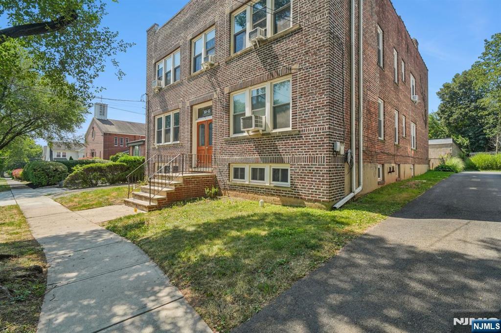 60-62 Elmwood Avenue,Montclair, NJ 07042