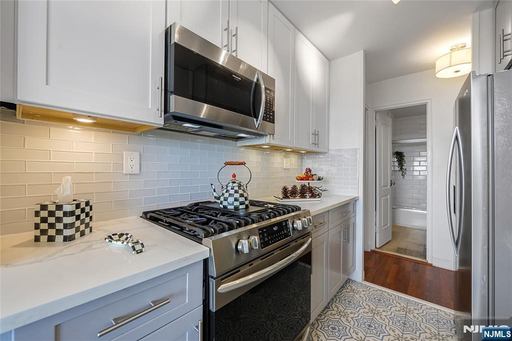2077 Center Avenue,Fort Lee, NJ 07024