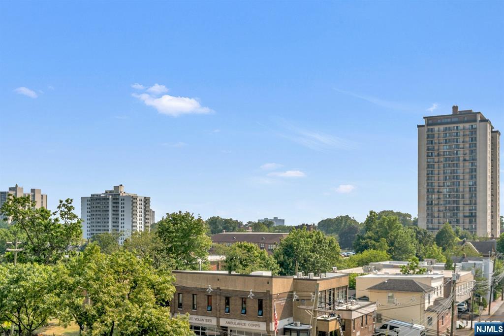 2000 Linwood Avenue,Fort Lee, NJ 07024