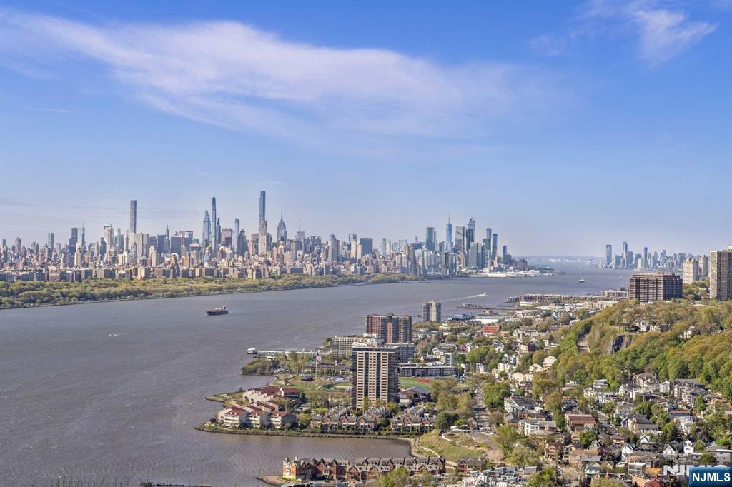 100 Old Palisade Road,Fort Lee, NJ 07024