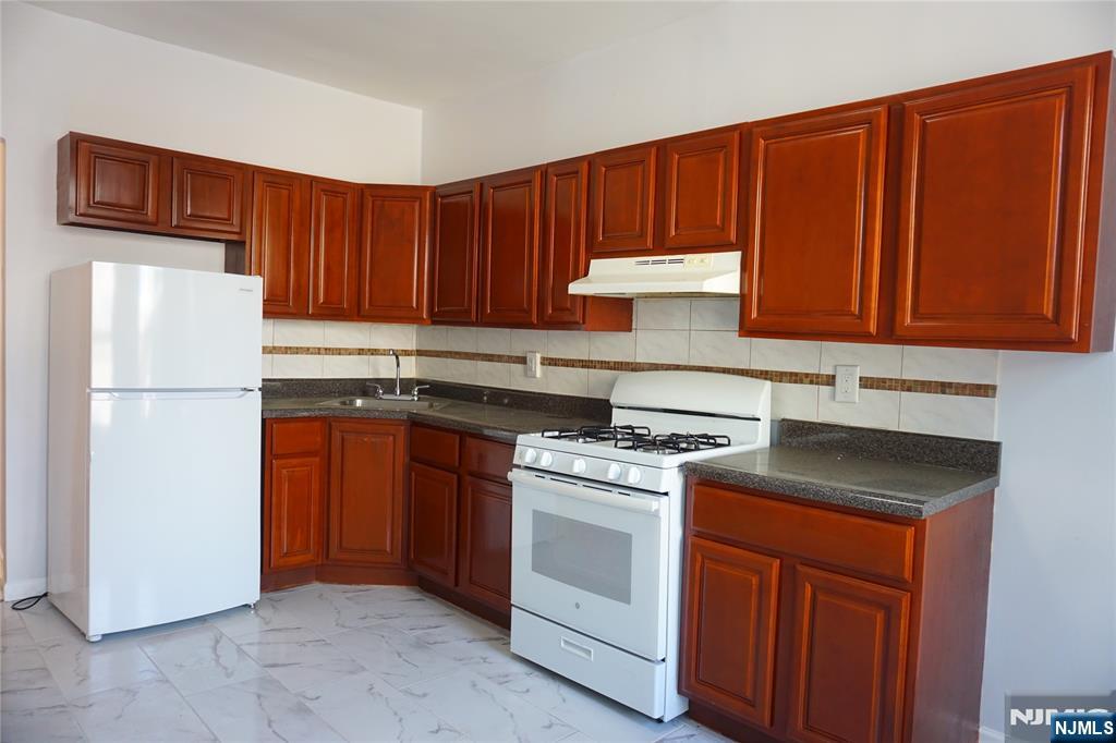 124 Ridge Street,Newark, NJ 07104