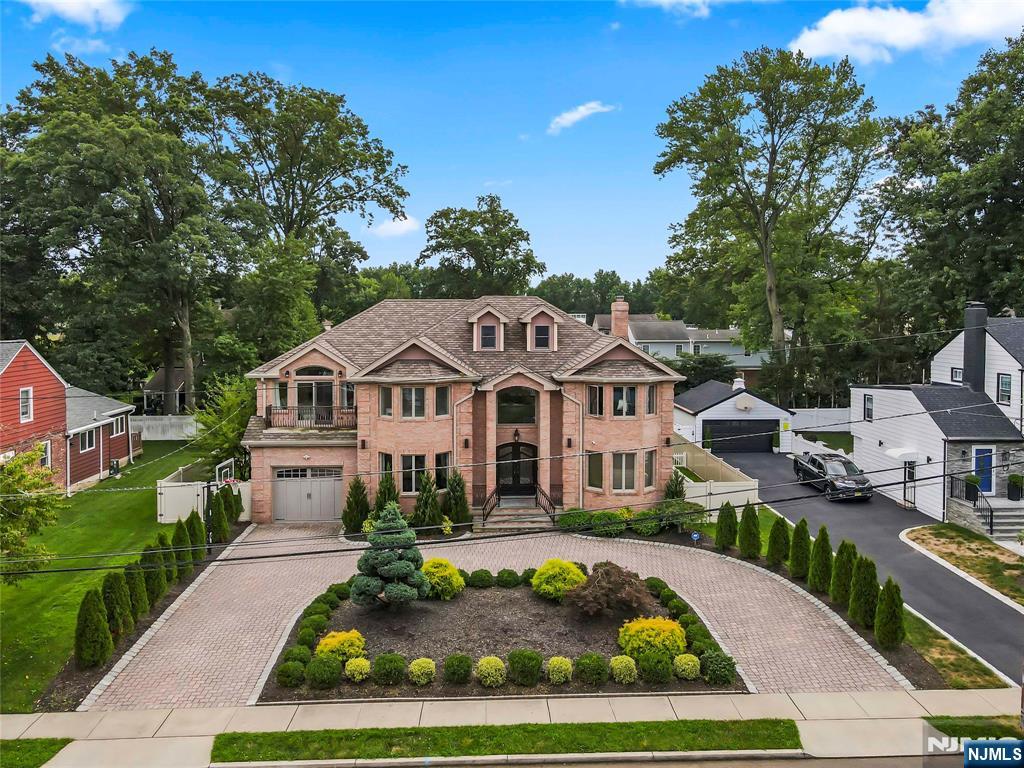 76 Leswing Avenue,Saddle Brook, NJ 07663