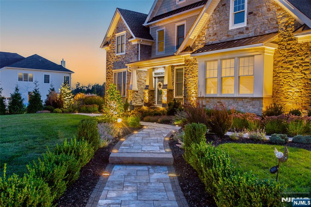 30 Woodmere Road,Upper Saddle River, NJ 07458