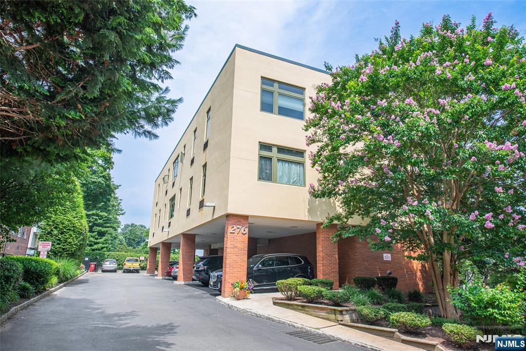 276 Chestnut Street,Nutley, NJ 07110